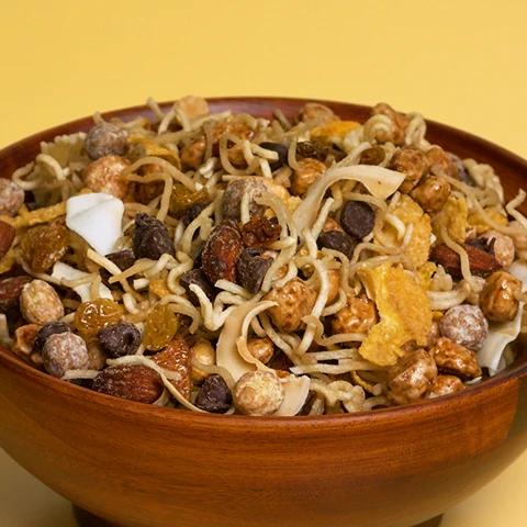 SWEET AND SALTY RAMEN SNACK MIX